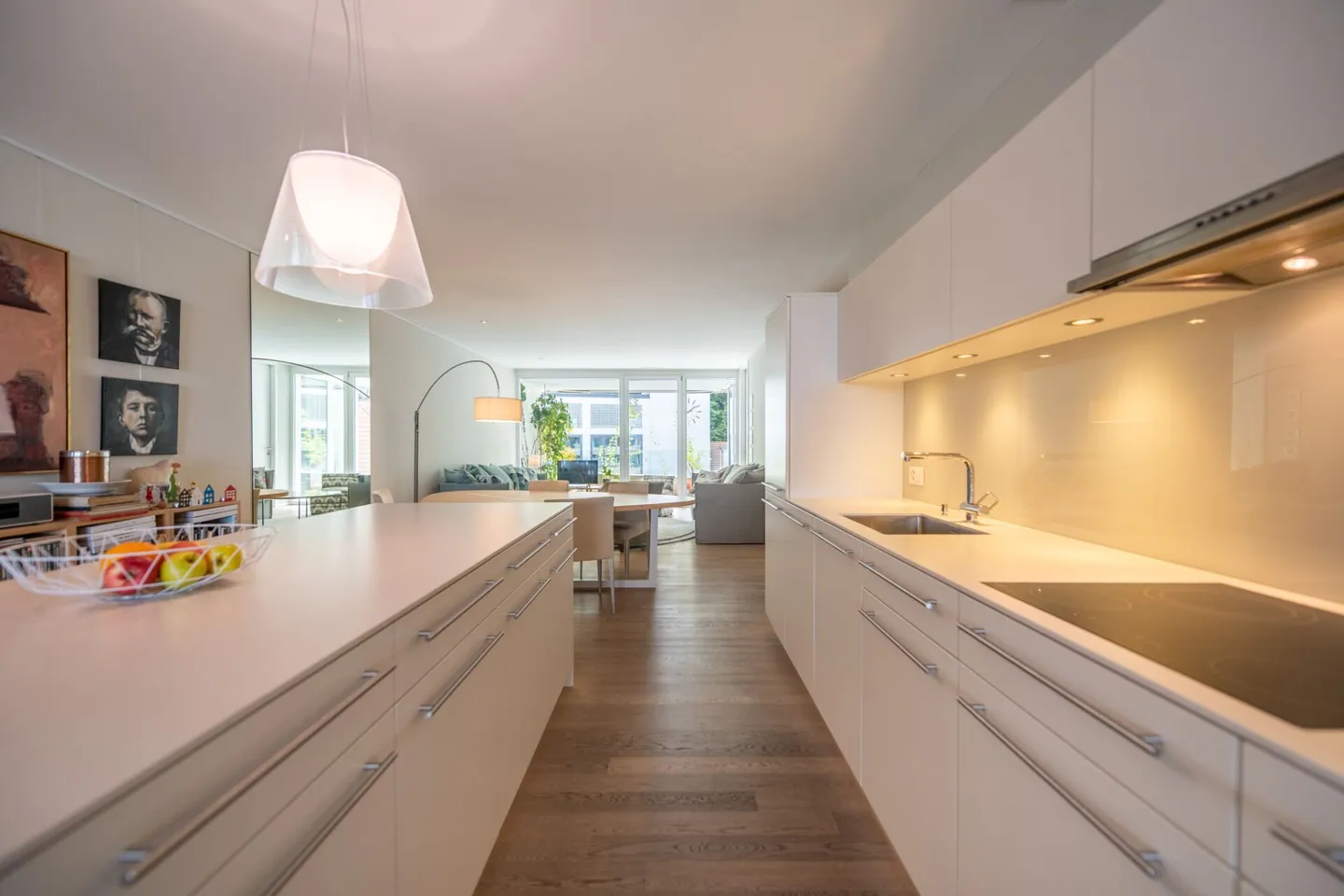 Am Fusse des Hausberges: Exklusive 3.5-Zimmer Wohnung mit Weitsicht - Foto 5 von 21