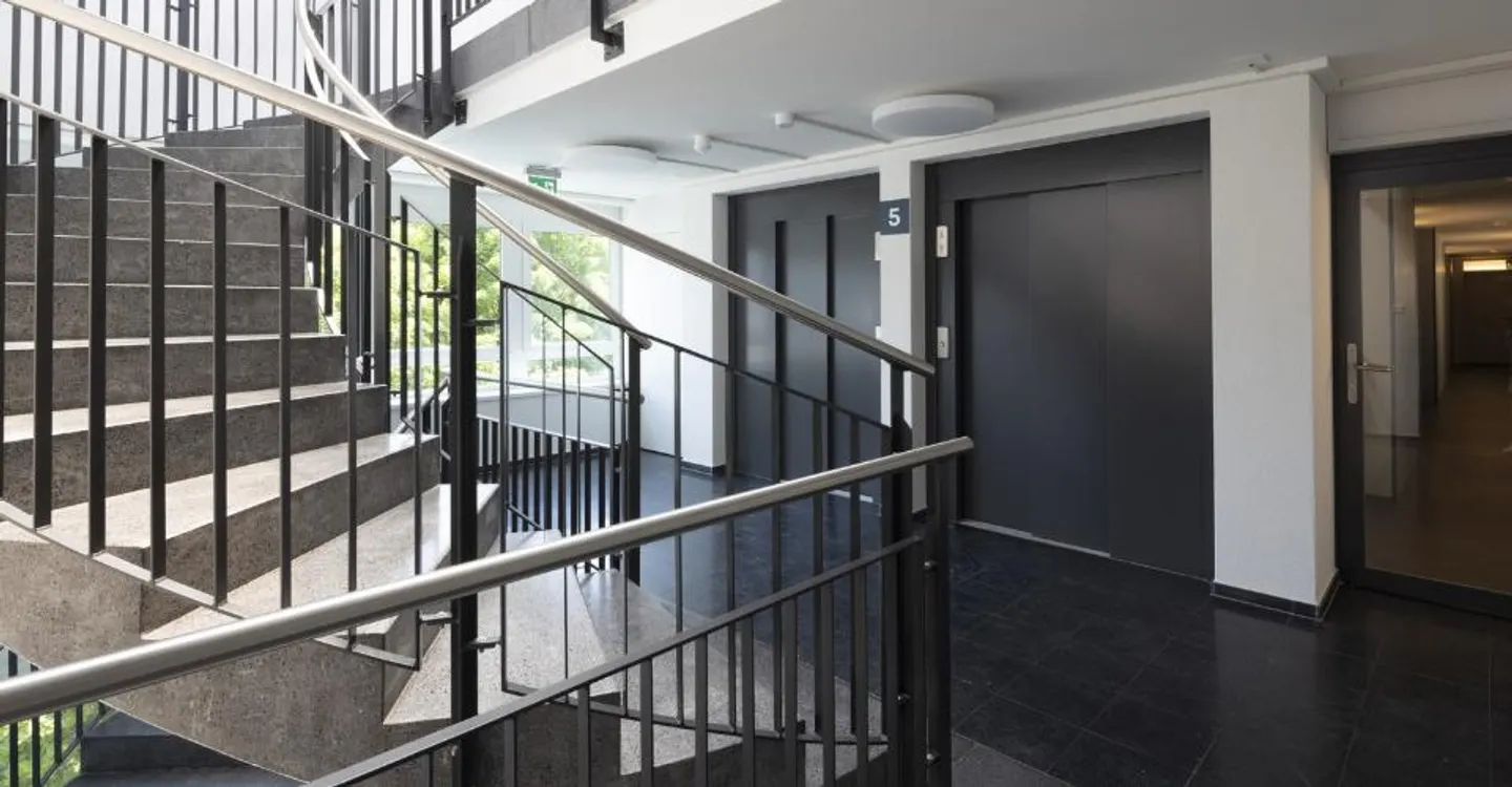 Ufficio Attico Elegante con Terrazza - Foto 8 di 10