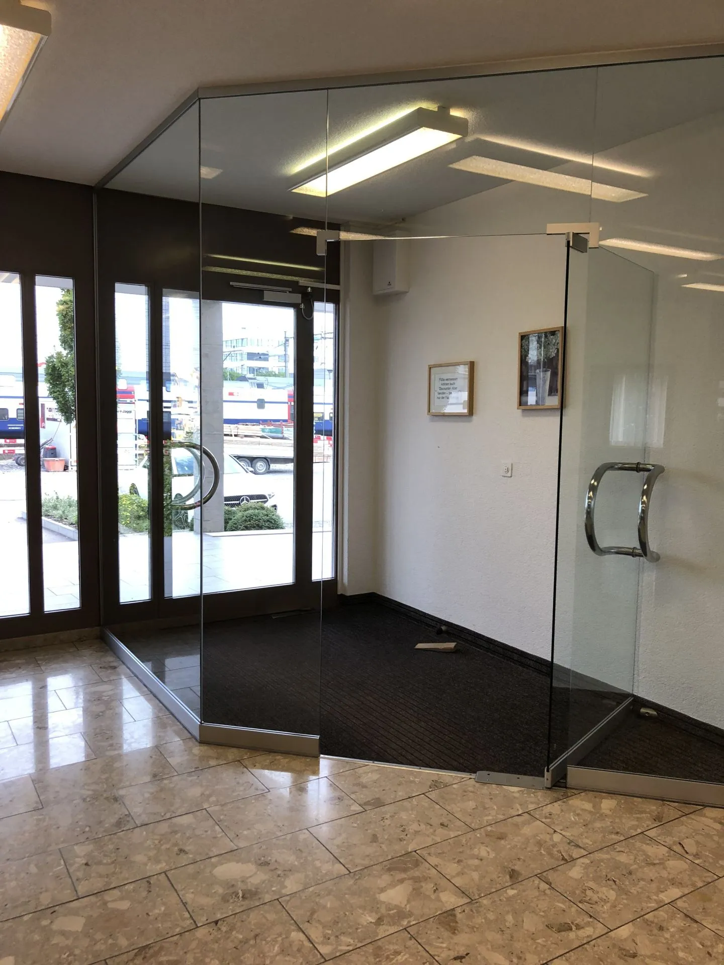 Büro- / Gewerberäume an bester Lage zu vermieten - Foto 2 von 10