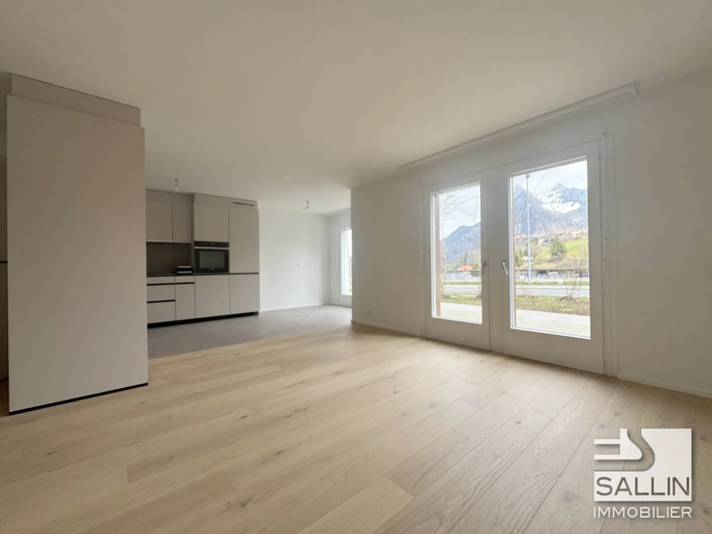 Appartamento ristrutturato con 3½ locali in duplex, ca. 90 m², con 2 posti auto esterni. - Foto 2 di 9