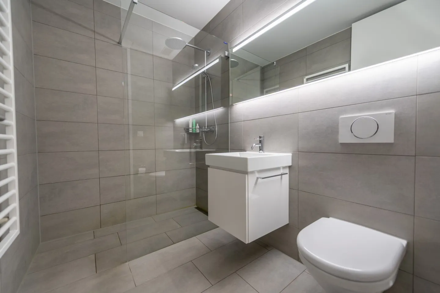 Am Fusse des Hausberges: Exklusive 3.5-Zimmer Wohnung mit Weitsicht - Foto 11 von 21