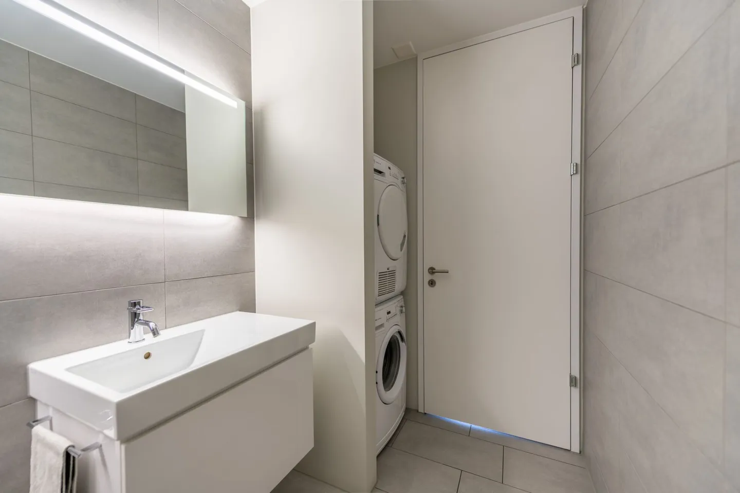 Am Fusse des Hausberges: Exklusive 3.5-Zimmer Wohnung mit Weitsicht - Foto 10 von 21