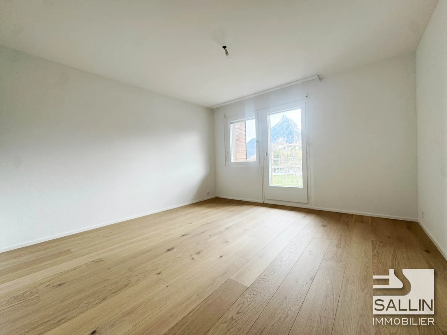 Appartamento ristrutturato con 3½ locali in duplex, ca. 90 m², con 2 posti auto esterni. - Foto 6 di 9