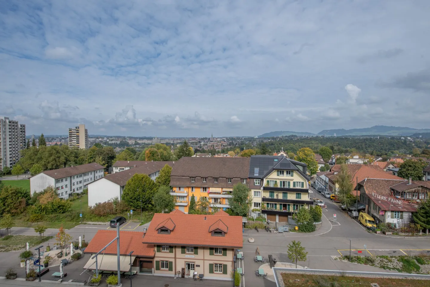 Am Fusse des Hausberges: Exklusive 3.5-Zimmer Wohnung mit Weitsicht - Foto 14 von 21