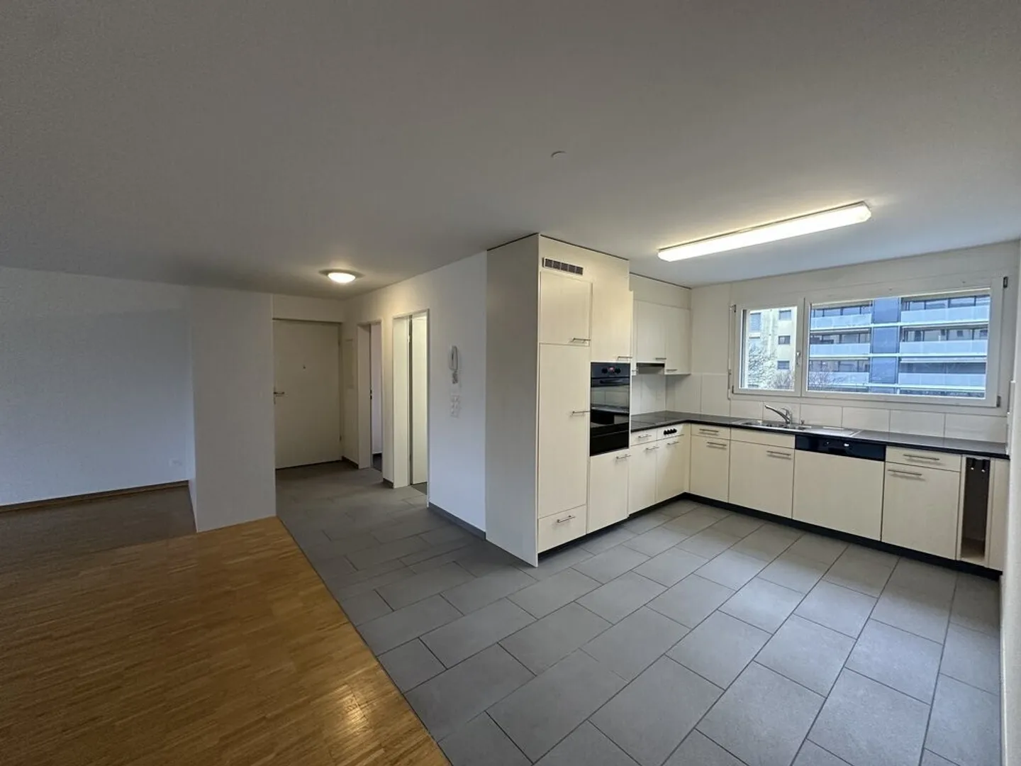 Family apartment seeks new residents - Photo 4 of 6