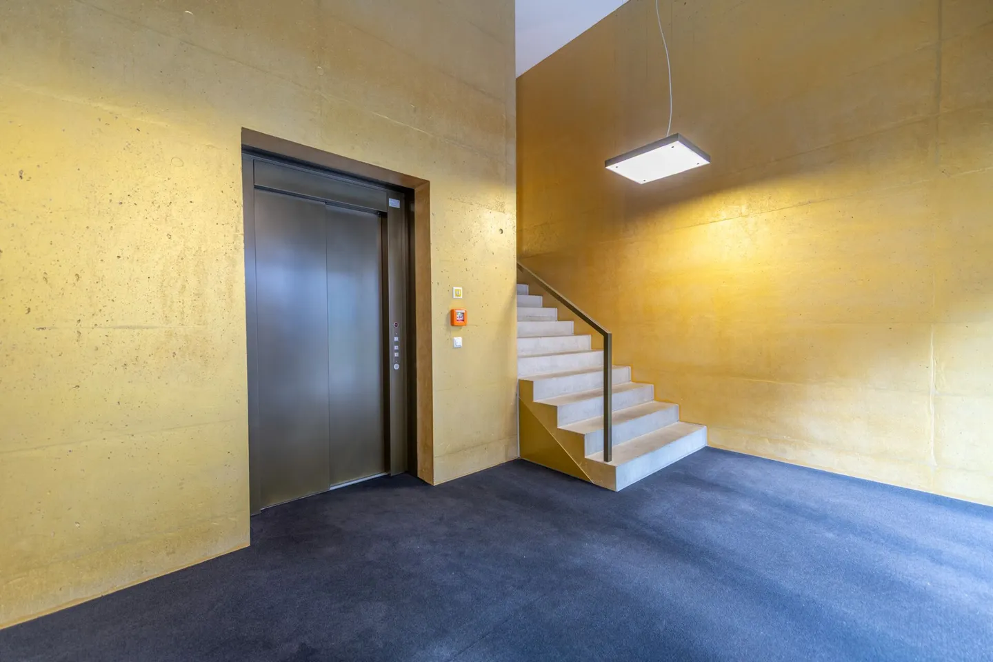 Am Fusse des Hausberges: Exklusive 3.5-Zimmer Wohnung mit Weitsicht - Foto 16 von 21