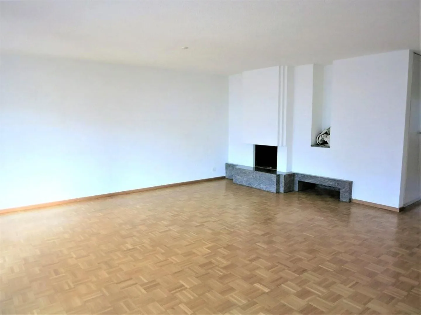 Charming 2½ Room Apartment - Photo 2 of 6