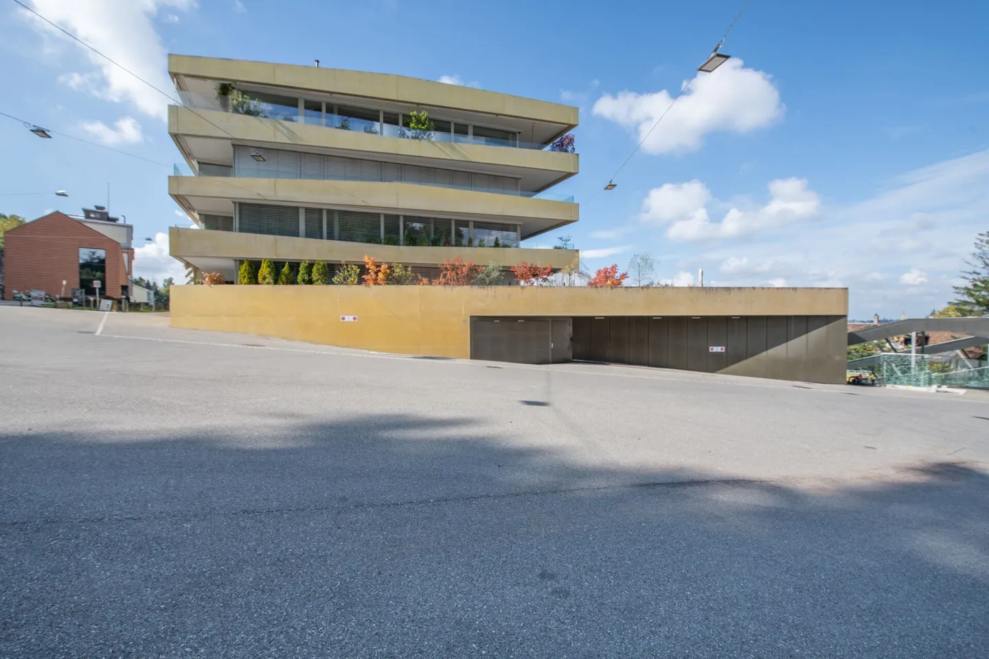Am Fusse des Hausberges: Exklusive 3.5-Zimmer Wohnung mit Weitsicht - Foto 18 von 21