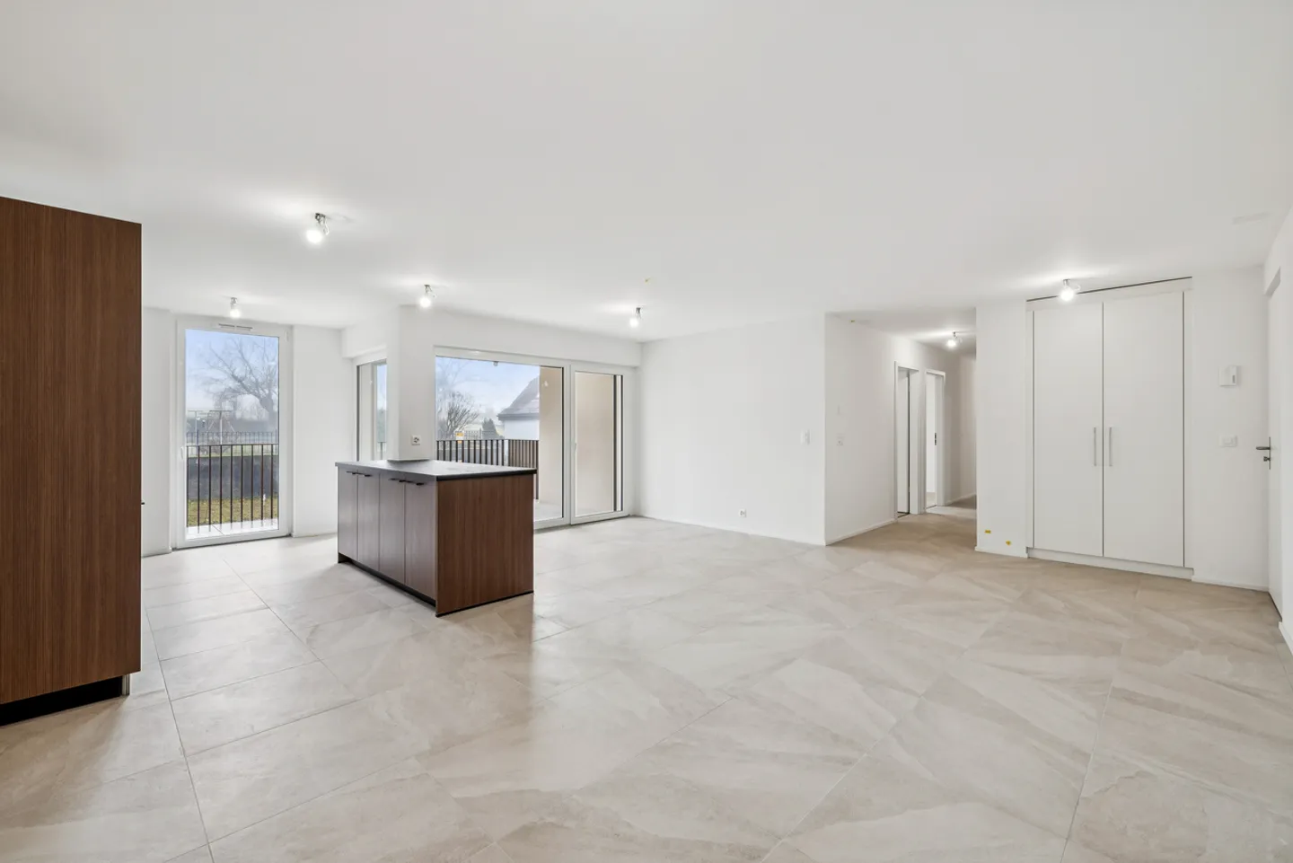 Dorf XVI - Wunderschöne 4.5 Zimmer - Foto 3 von 8