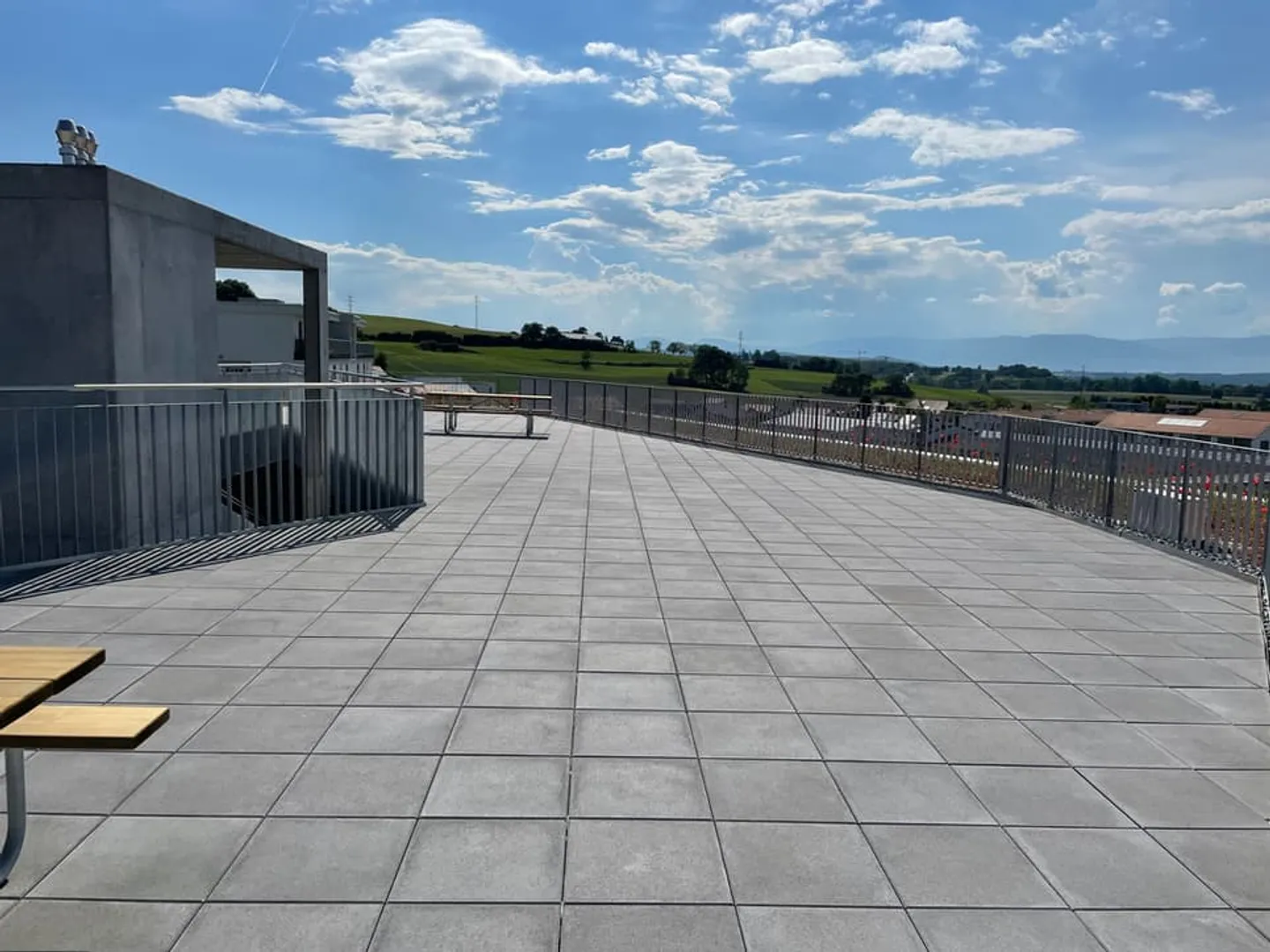 Recent 3.5-room apartment on the 2nd floor - Photo 2 of 2