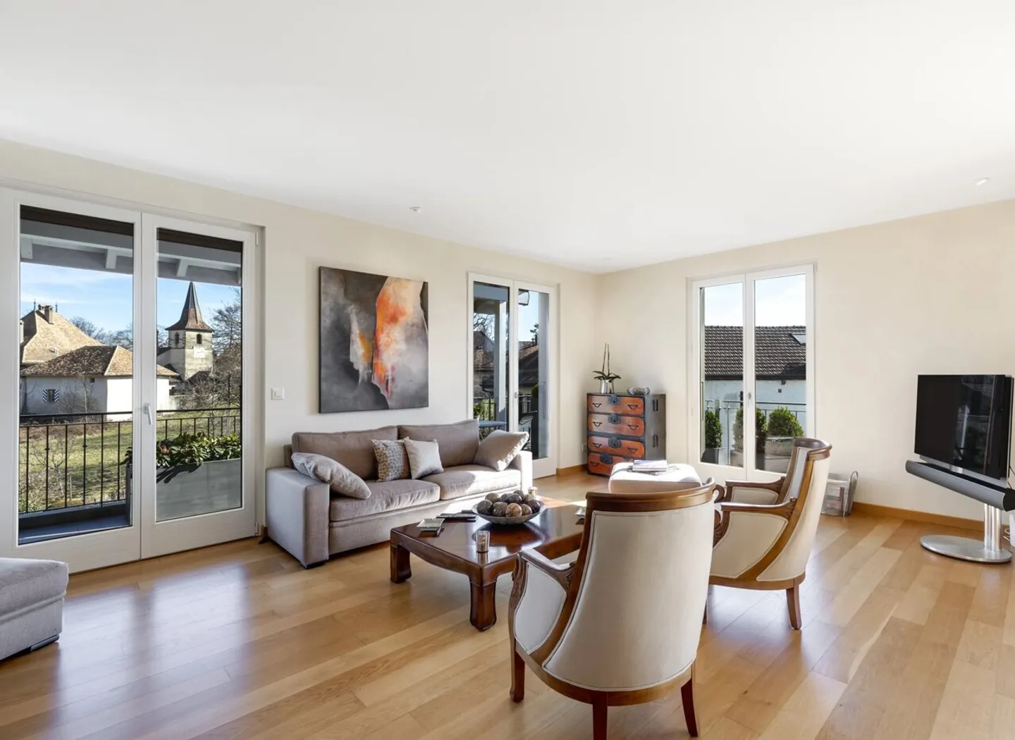 Magnificent apartment near Nyon - Photo 3 of 10