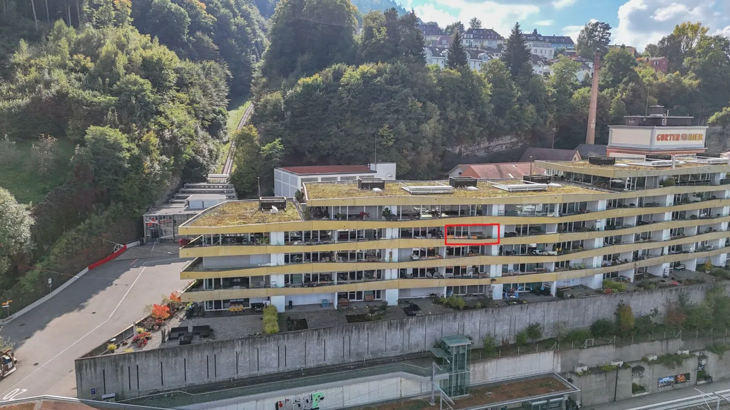 Am Fusse des Hausberges: Exklusive 3.5-Zimmer Wohnung mit Weitsicht - Foto 19 von 21