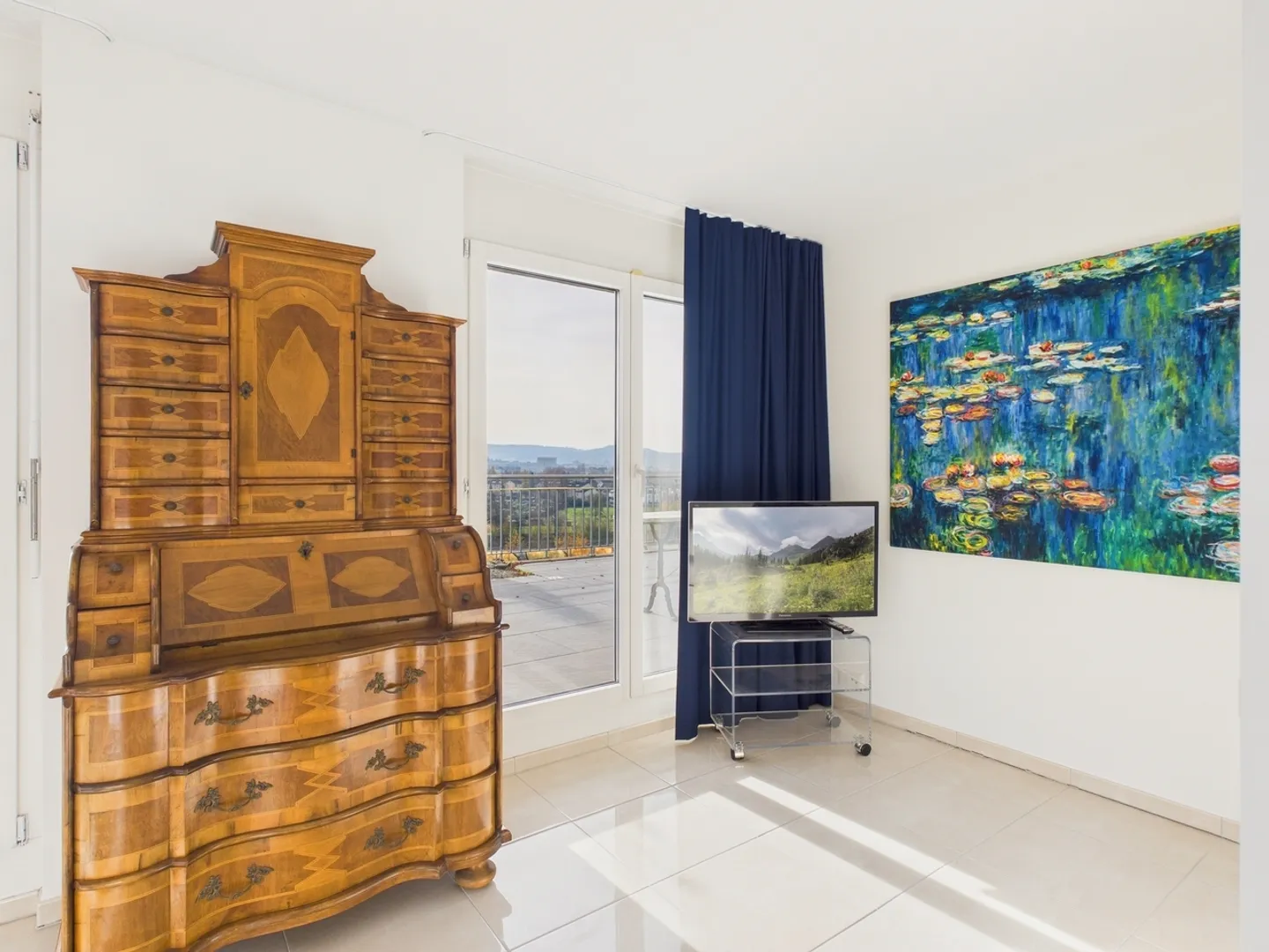 Appartement penthouse meublé de 3,5 pièces avec grande terrasse et vue imprenable sur la vallée de la Limmat - Photo 5 sur 11