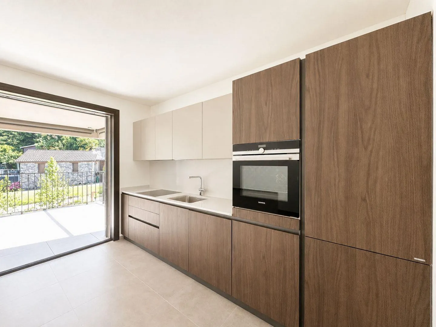 Modern 3.5 rooms immersed in greenery in Gordola - Photo 3 of 9