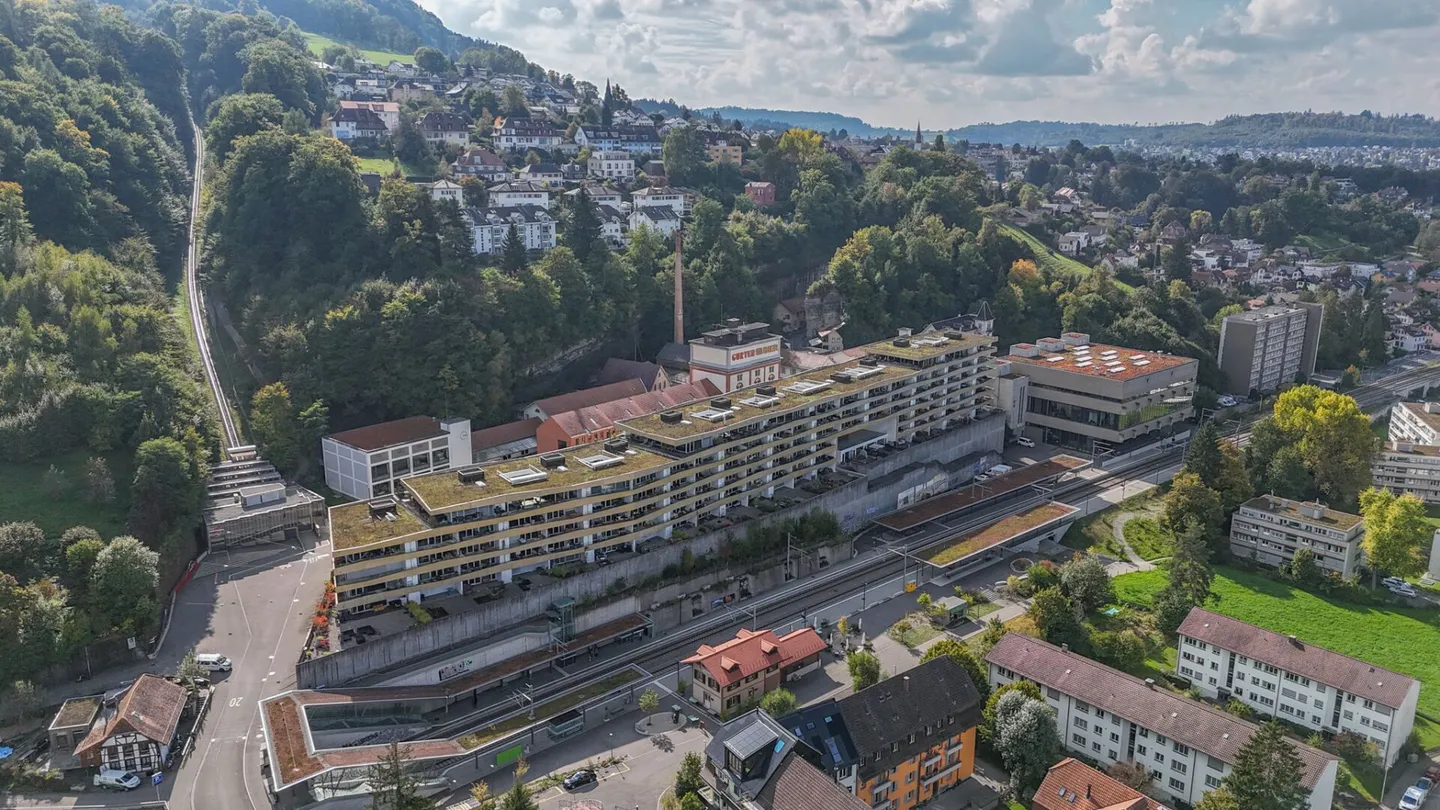 Am Fusse des Hausberges: Exklusive 3.5-Zimmer Wohnung mit Weitsicht - Foto 21 von 21