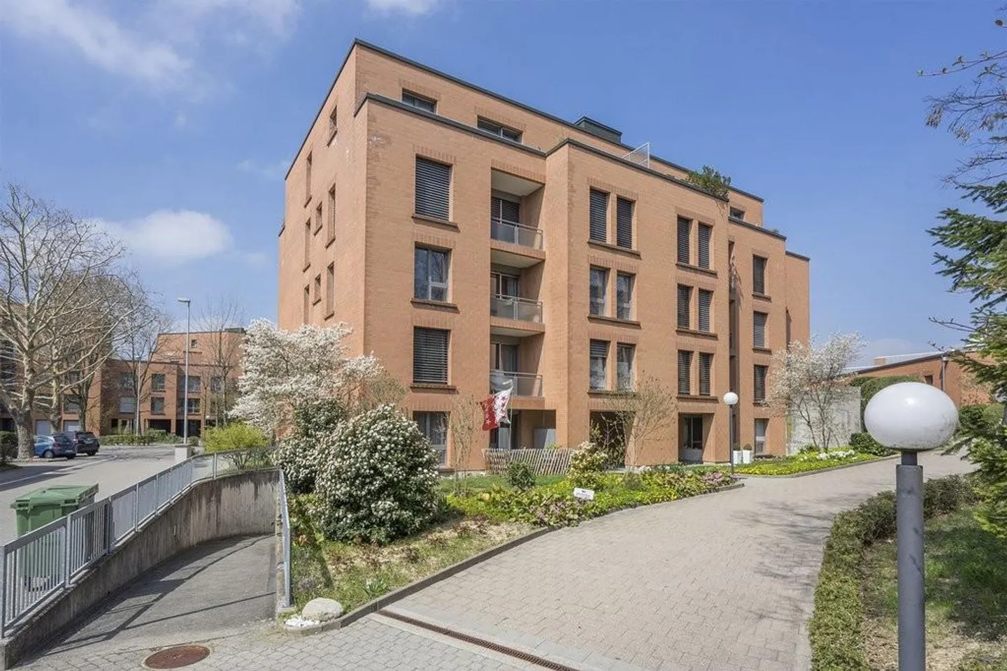 Marché de la briqueterie : Salle d'artisanat à louer - Photo 1 sur 4