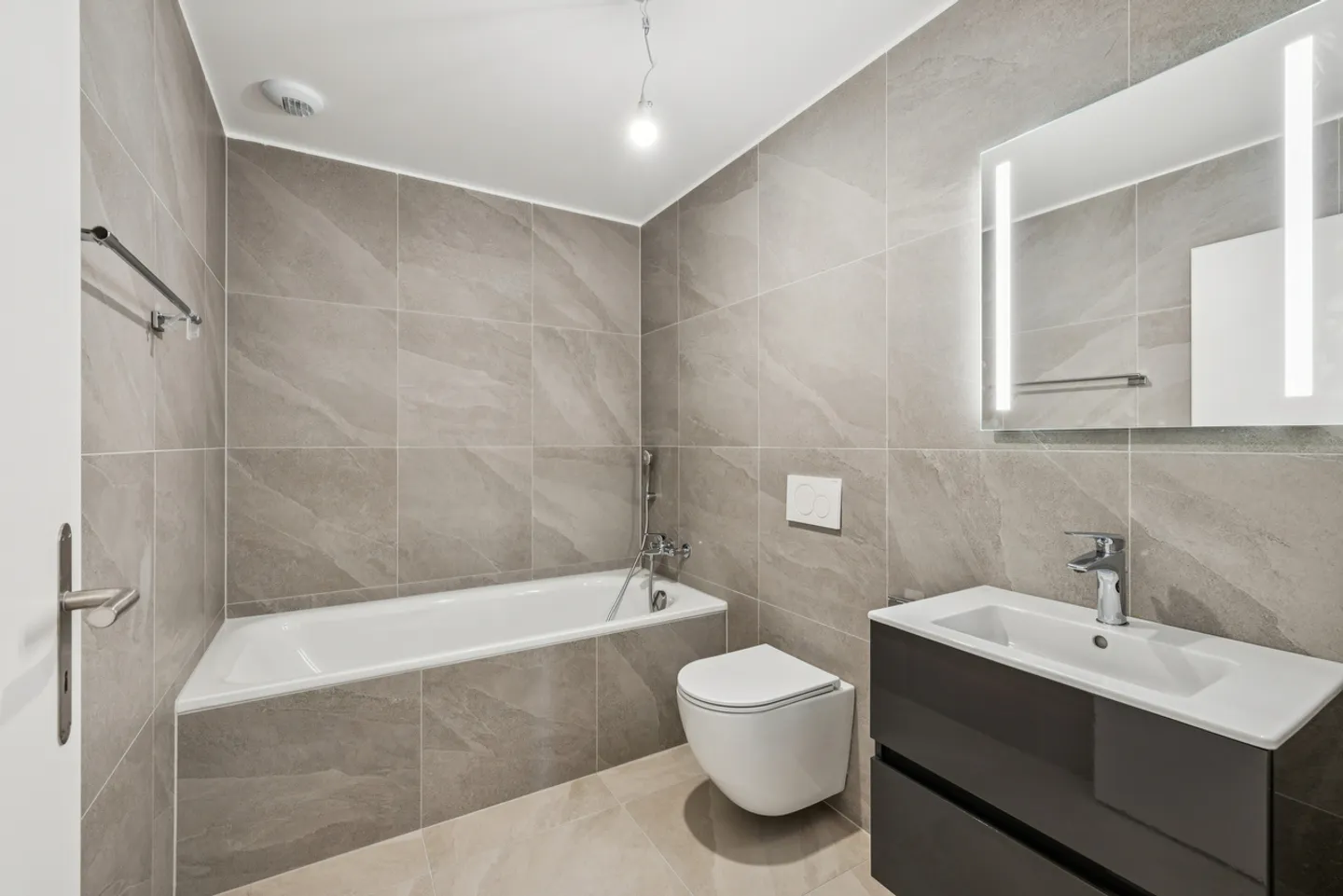 Dorf XVI - Wunderschöne 4.5 Zimmer - Foto 7 von 8