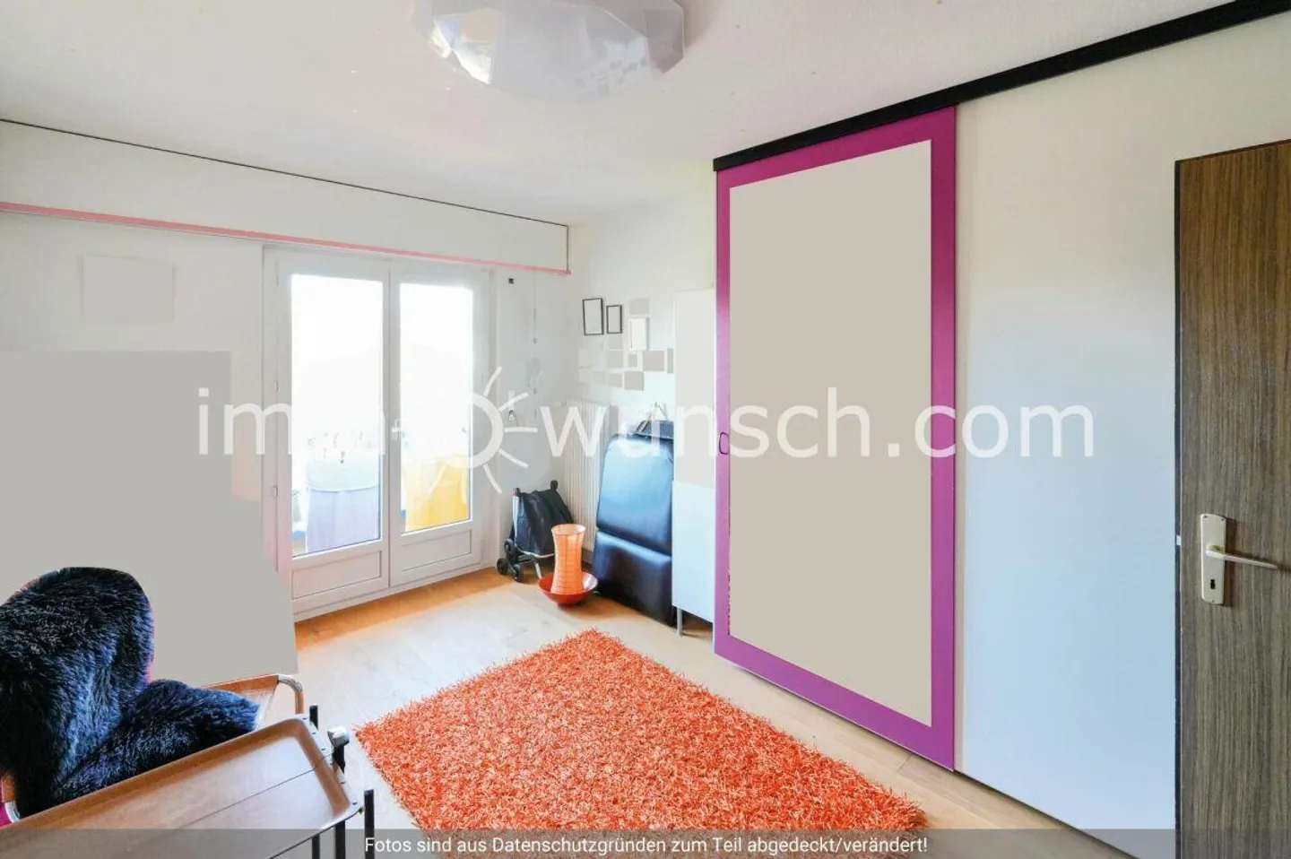 Incantevole appartamento di 4 ½ stanze con balcone e posto auto in garage sotterraneo - Foto 4 di 11