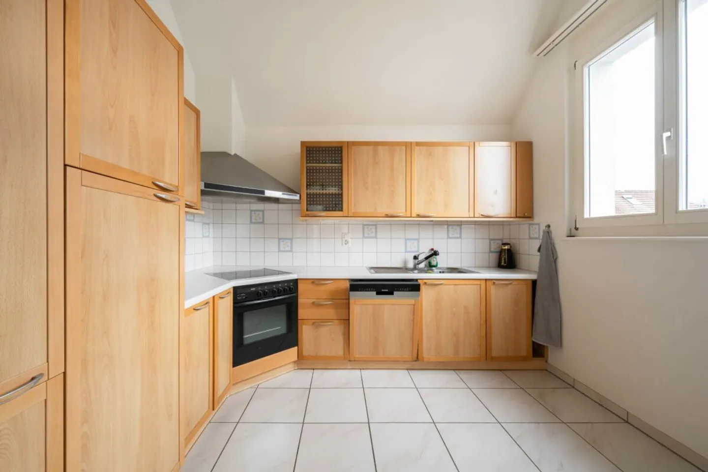 Space miracle on two floors - Photo 3 of 6