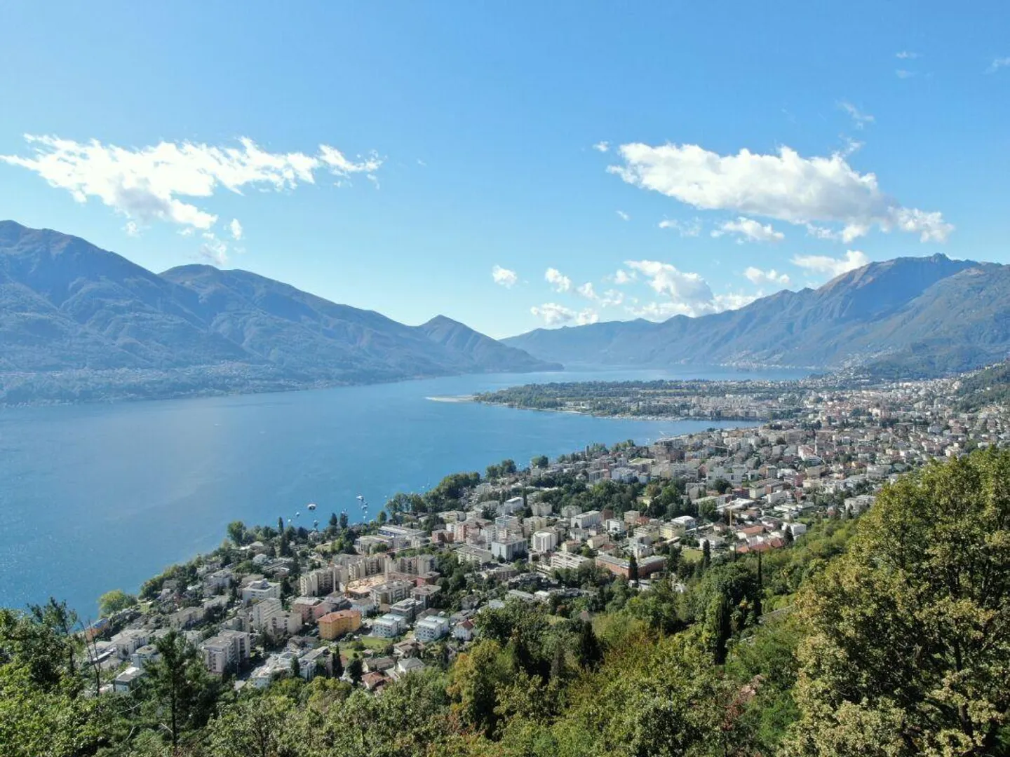 Villa da sogno in posizione unica con imprendibile vista lago, wellness e piscina (auch Zweitwohnistz) - Foto 5 di 17