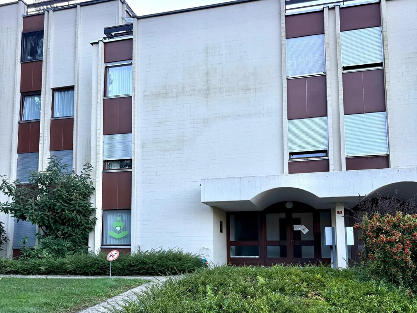 ZU VERMIETEN SCHÖNE ZWEI-ZIMMER-WOHNUNG MIT SEEBLICK UND SCHWIMMBAD IN CADRO - Foto 7 von 10
