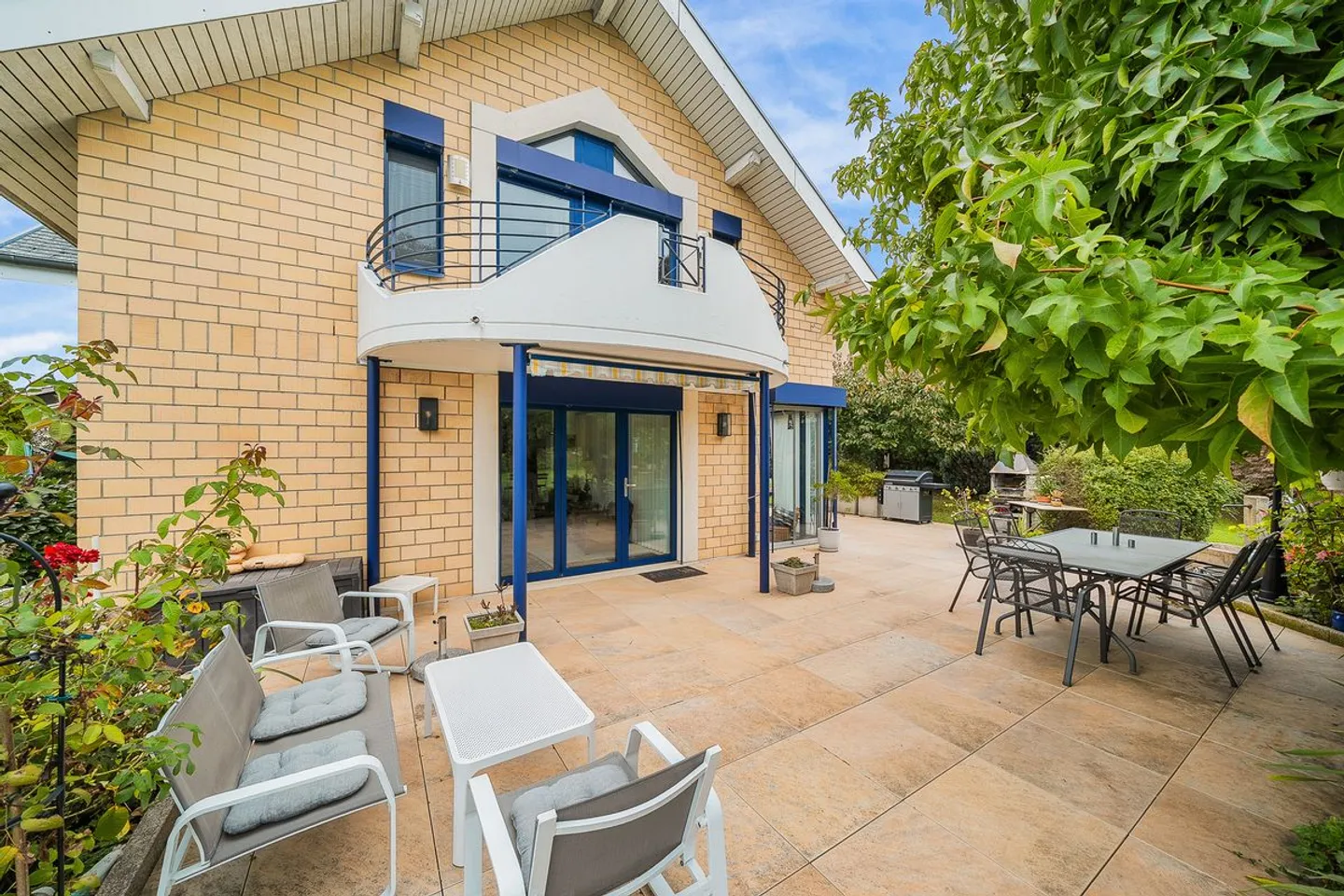 Villa architettonica luminosa e spaziosa, con grande giardino e piscina riscaldata - Foto 13 di 13