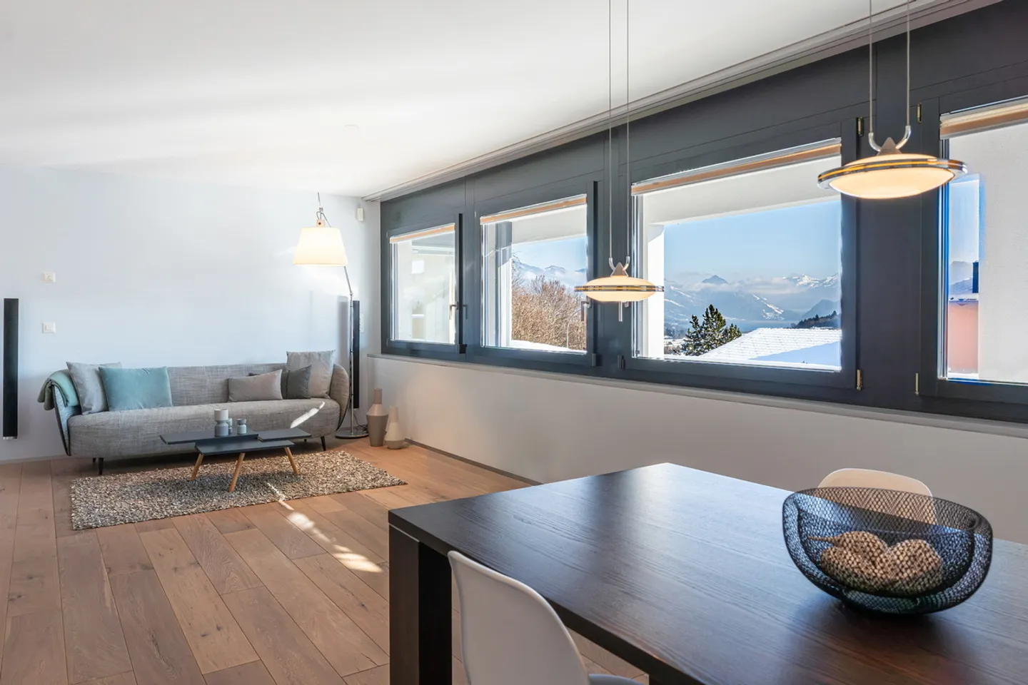 Vie moderne en périphérie - Photo 2 sur 4