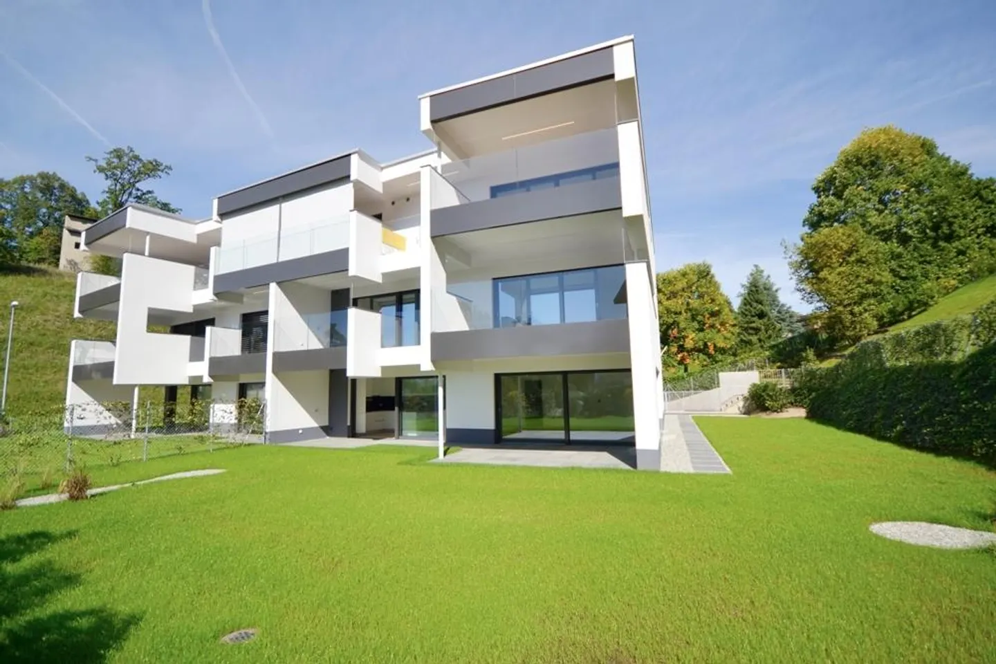 Montagnola – Arasio: elegant 4.5 rooms with private garden and terrace... - Photo 8 of 19