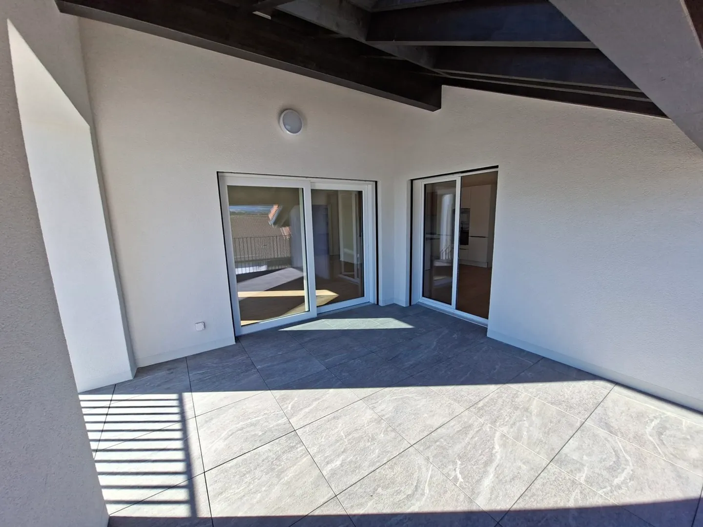 Large 4.5-room apartment in the attic close to the train station - Photo 10 of 10