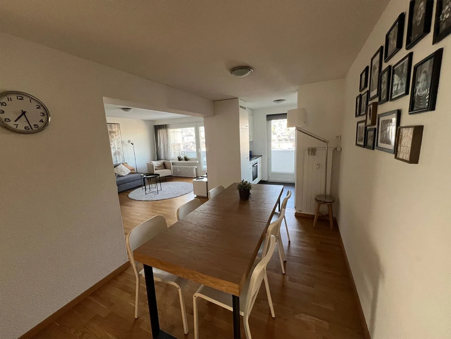 Zentrales Apartment mit Balkonen - Foto 1 von 8