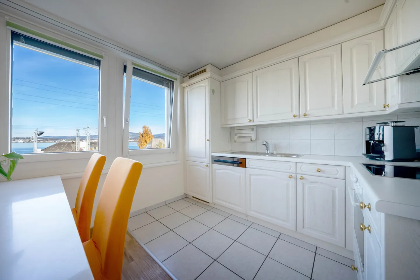 Appartamento con vista sul lago - con balcone vetrato! - Foto 5 di 10