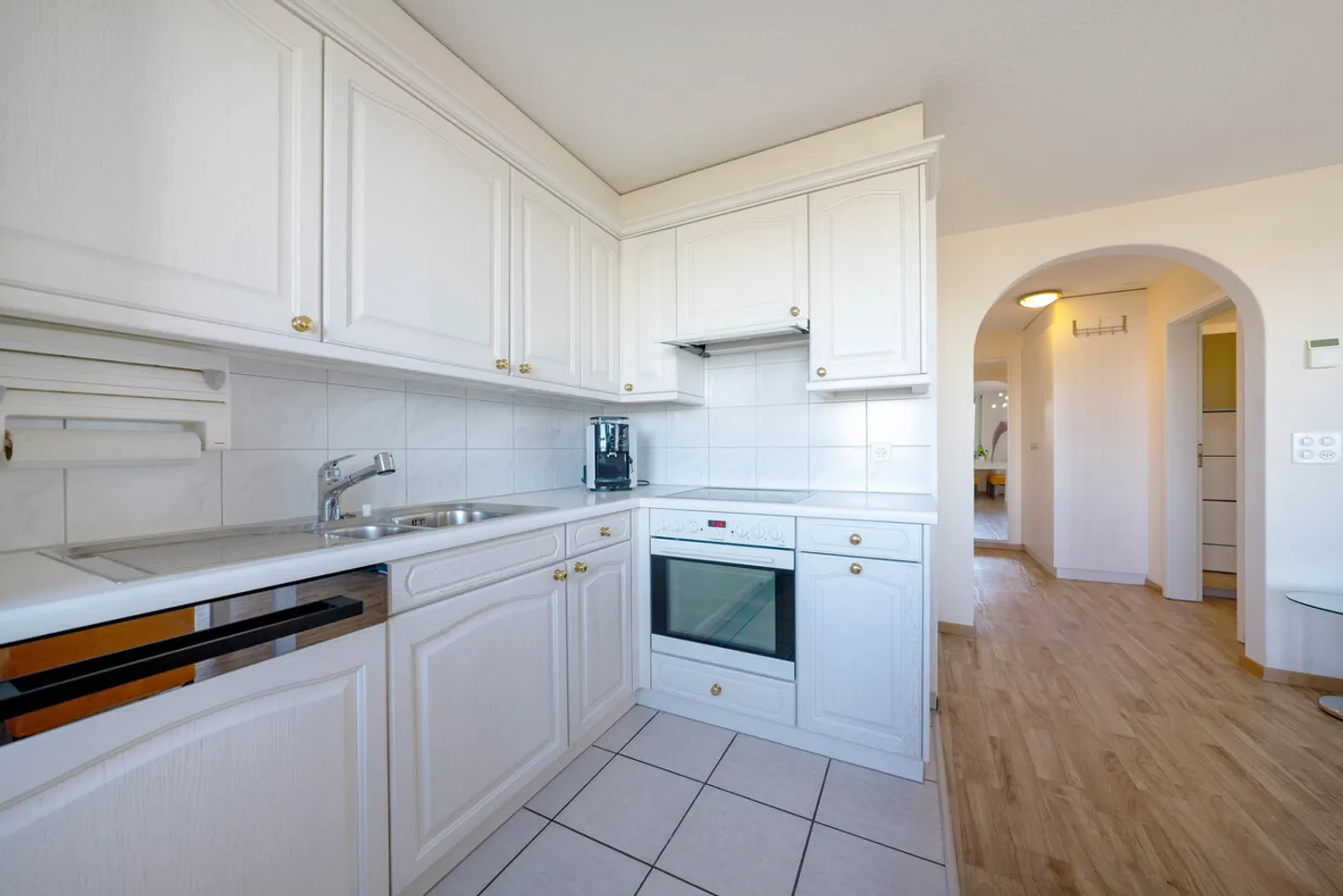 Appartamento con vista sul lago - con balcone vetrato! - Foto 6 di 10