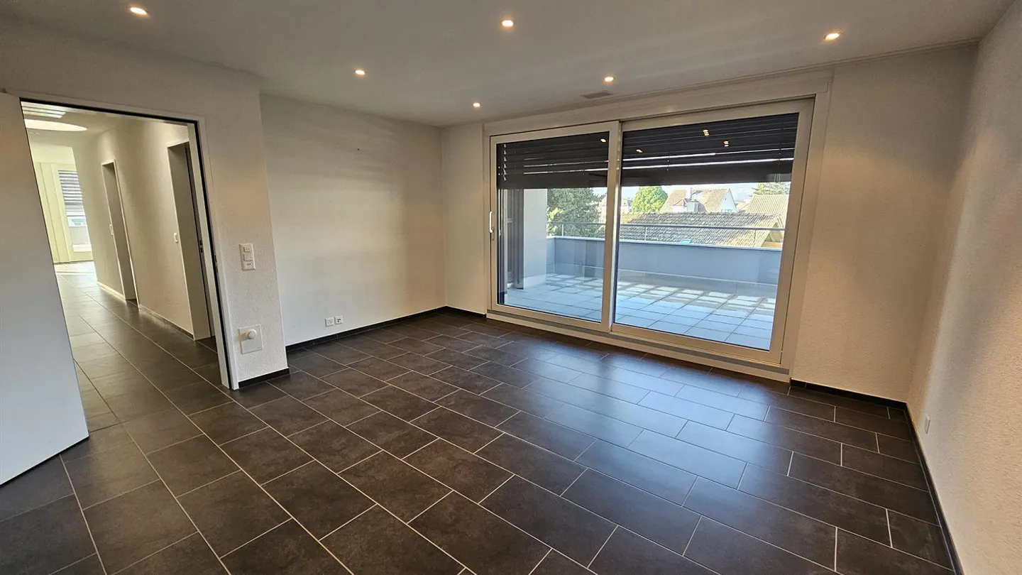 Appartement sous les toits lumineux de 4,5 pièces - Photo 5 sur 13