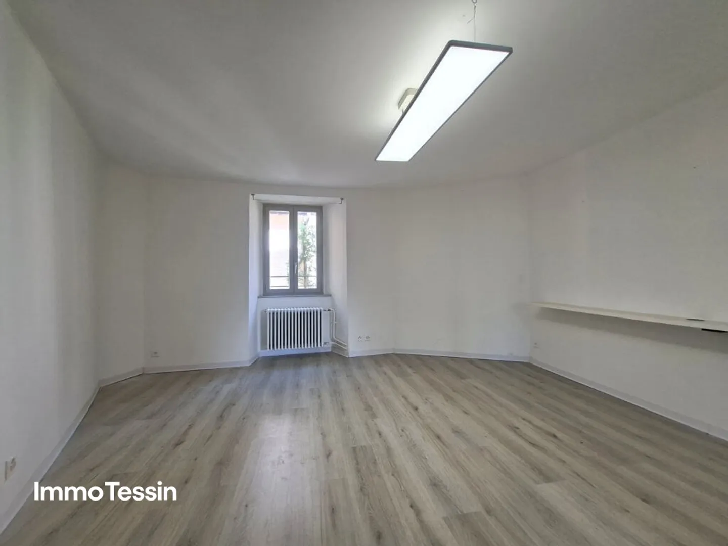 Extraordinary apartment in the nucleus of Rovio full of charm and history with lake view - Photo 12 of 13