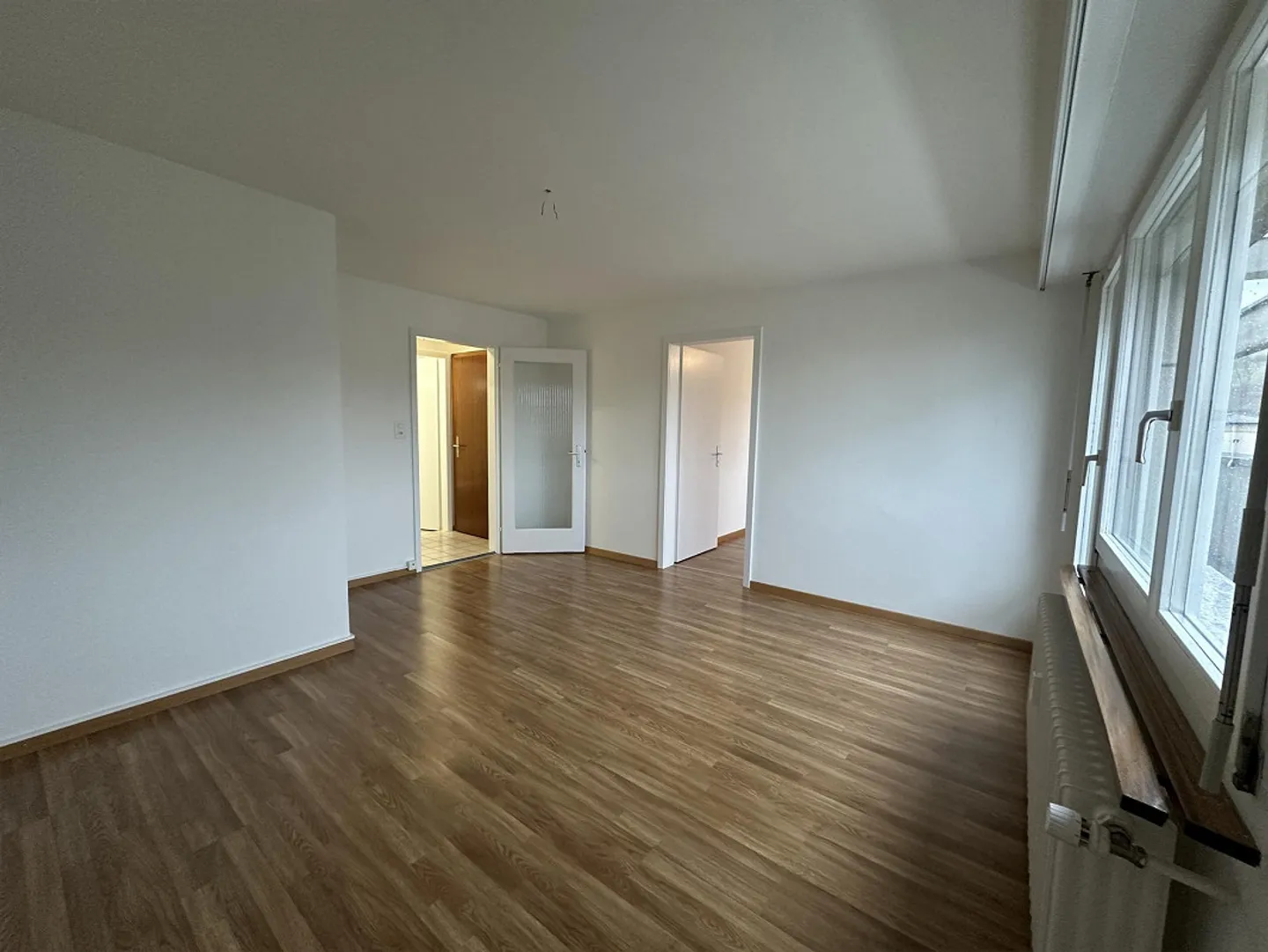 Helle Wohnung mit modernen Merkmalen - Foto 2 von 10