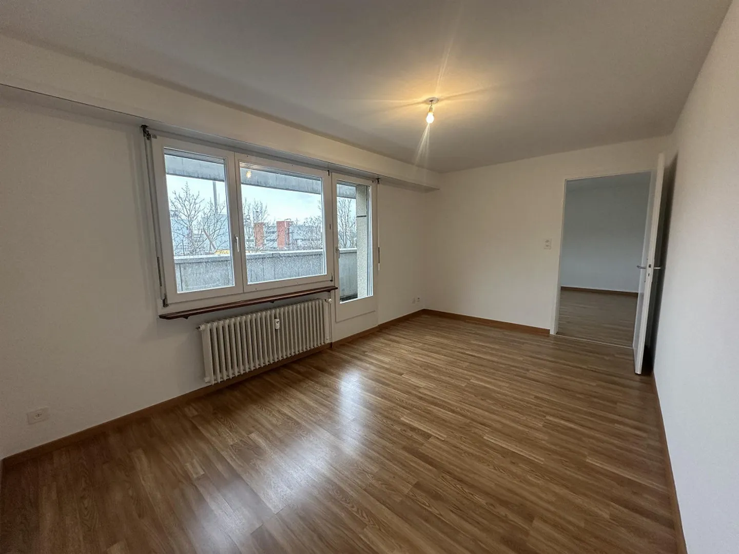 Helle Wohnung mit modernen Merkmalen - Foto 6 von 10