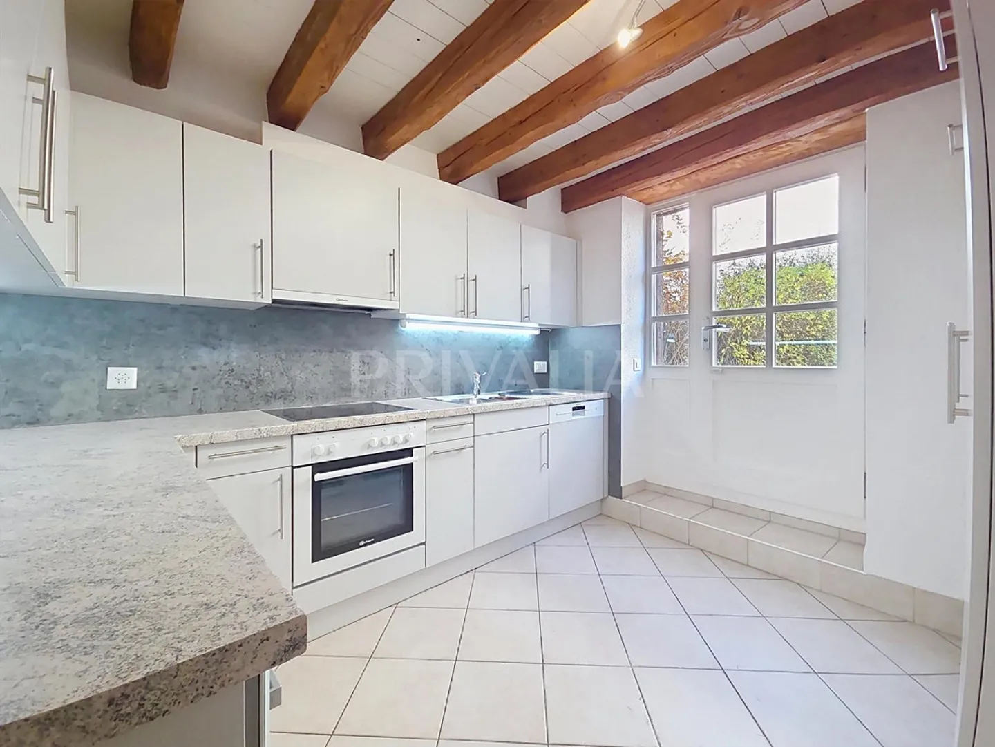 Maison villageoise récemment rénovée, au coeur de Bernex - Photo 4 sur 12