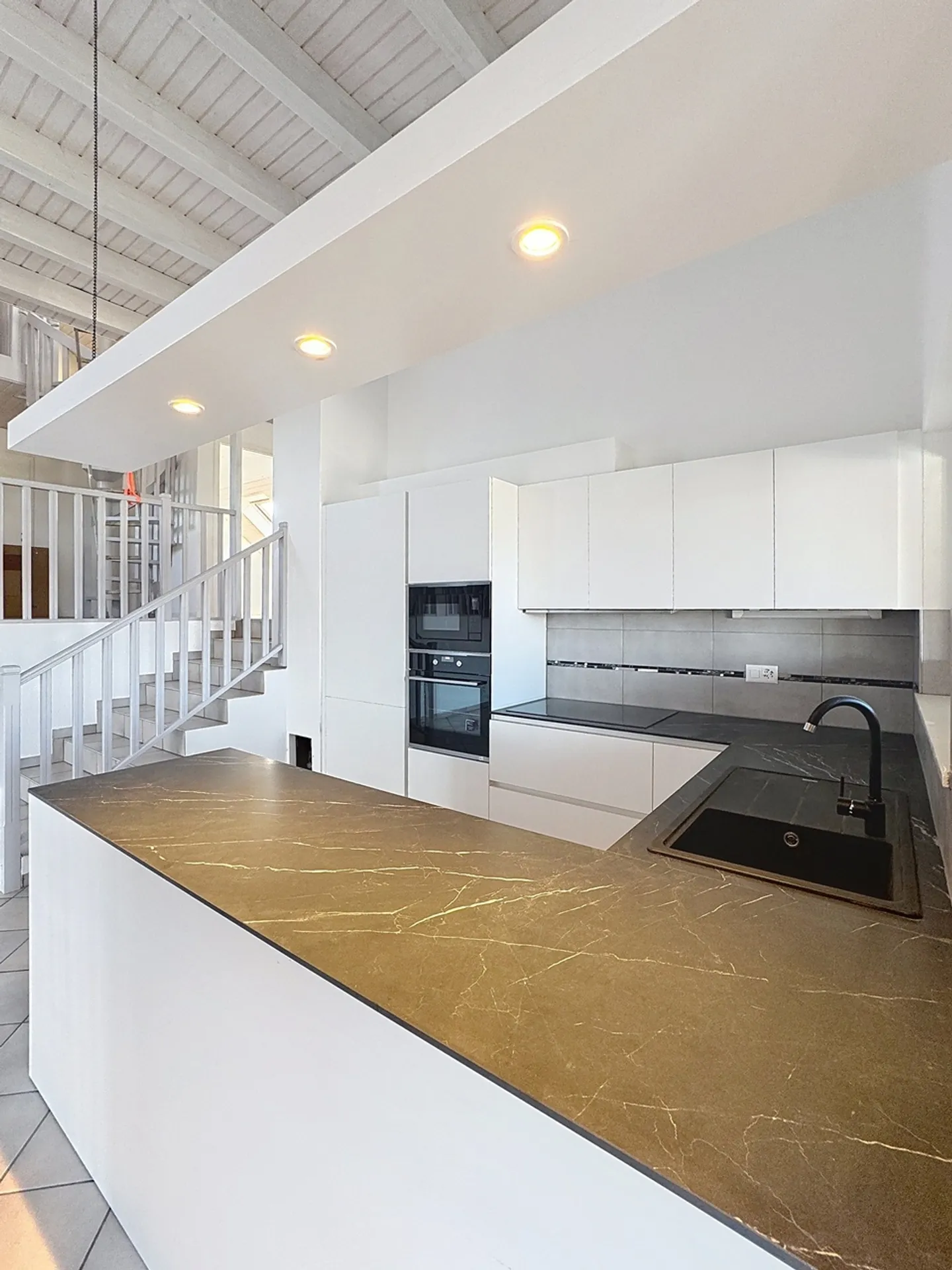 Renovierte Farm mit 3 Wohnungen - Foto 19 von 33