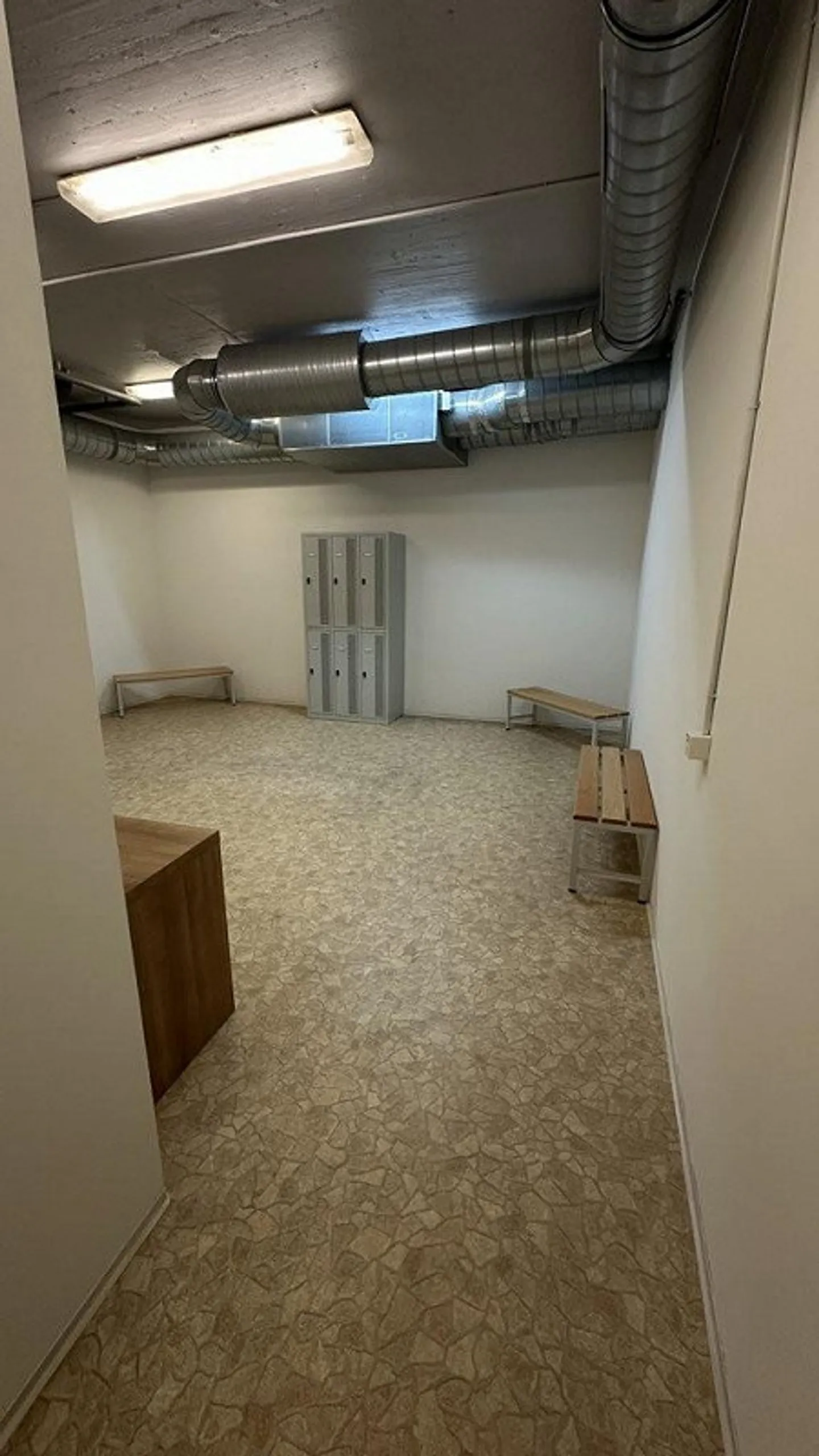 Espace commercial spacieux près de la gare d'Altstetten - Photo 6 sur 7