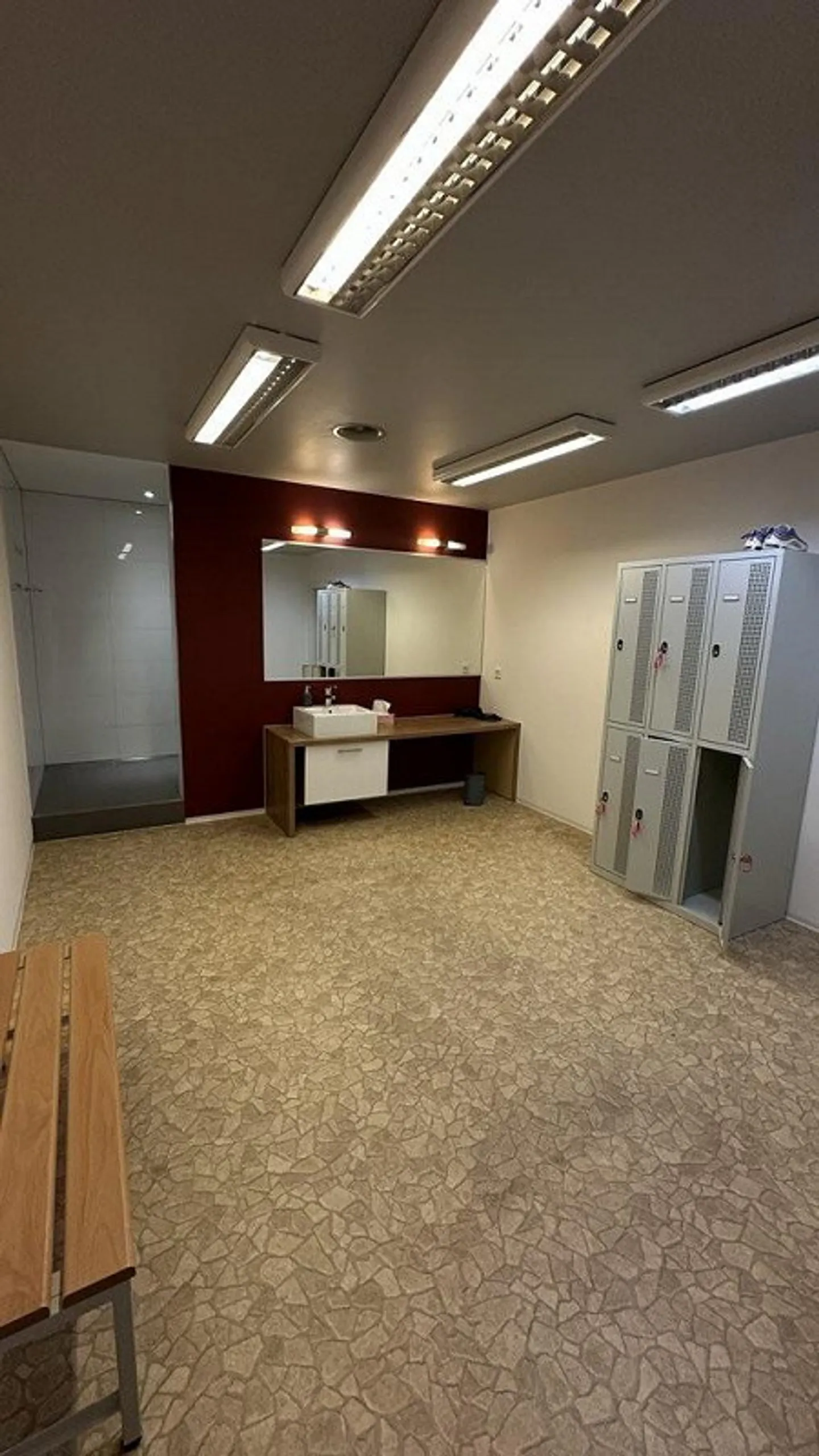 Espace commercial spacieux près de la gare d'Altstetten - Photo 7 sur 7