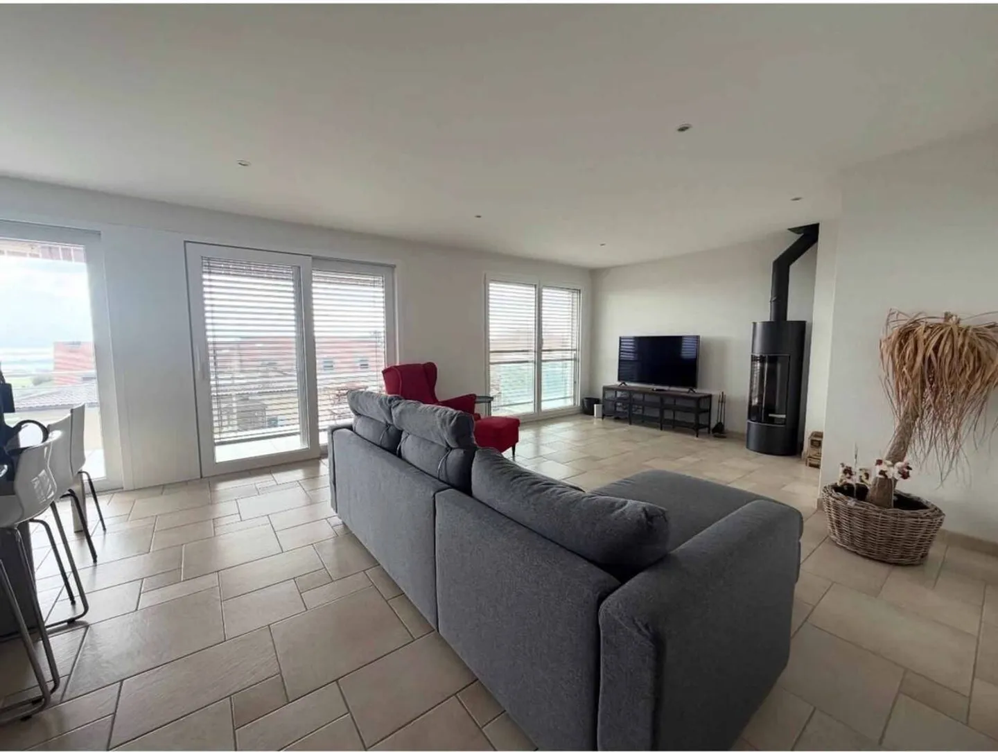 Apartment with a view of the lake and the mountains - Photo 3 of 10