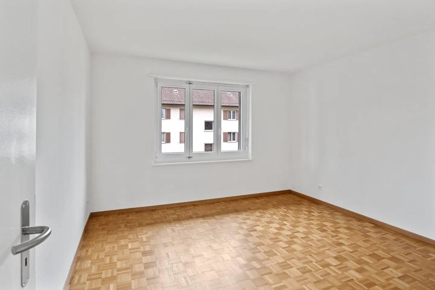 Apartment for rent - Photo 5 of 9