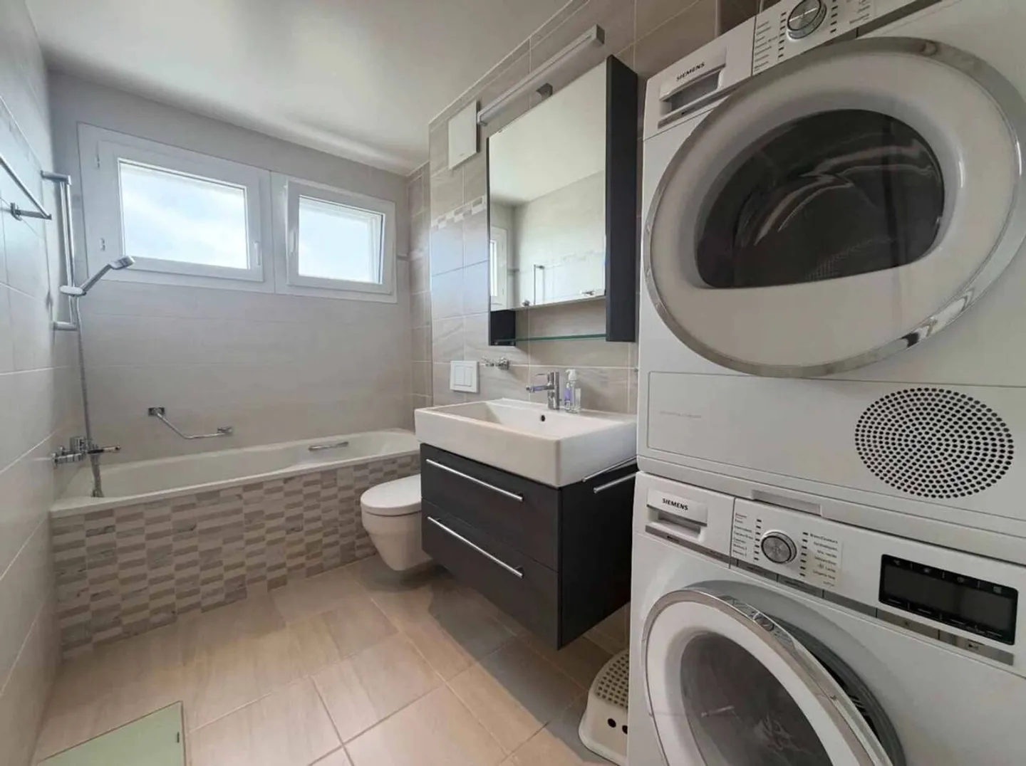 Apartment with a view of the lake and the mountains - Photo 8 of 10