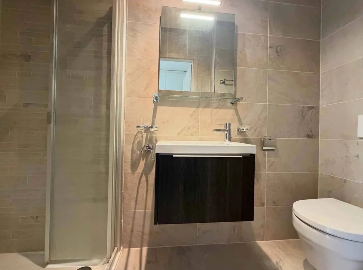 Apartment with a view of the lake and the mountains - Photo 9 of 10