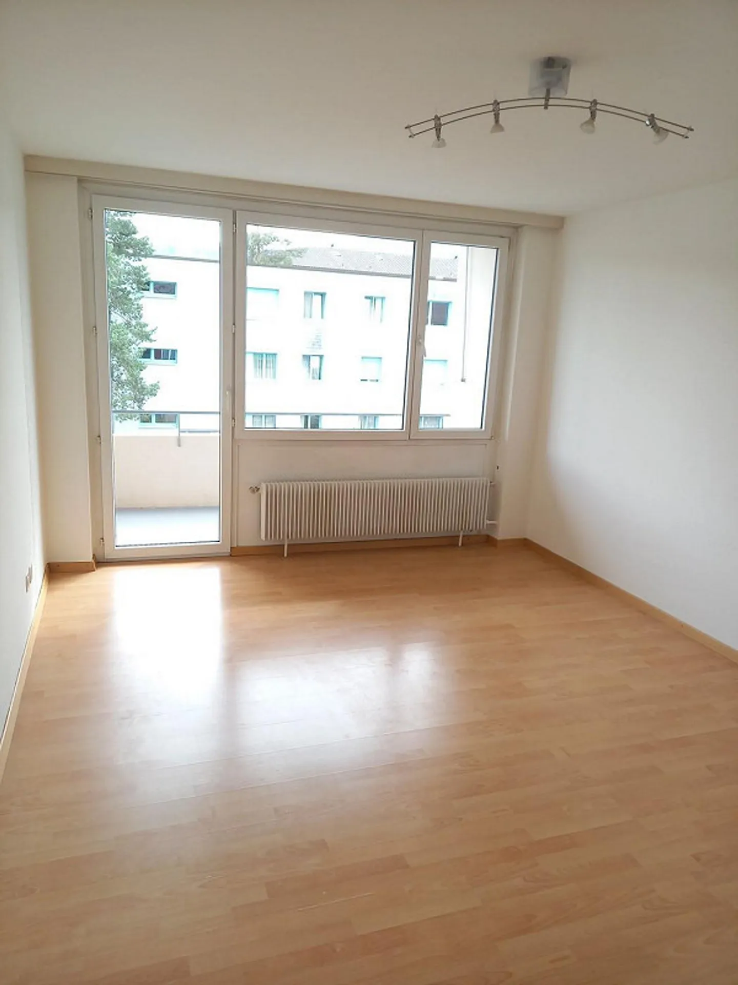 Appartamento affascinante 3.5 stanze nel cuore di Dietikon - Foto 3 di 8