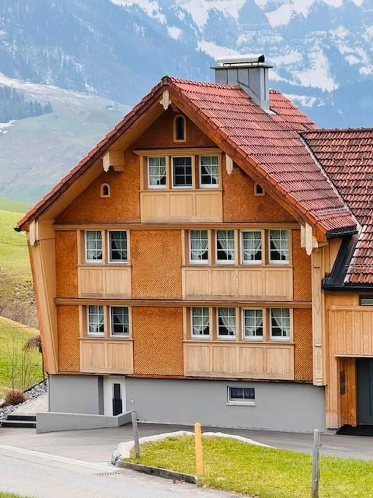 Living where others vacation – Dreamlike 6.5-room farmhouse part - Photo 2 of 30