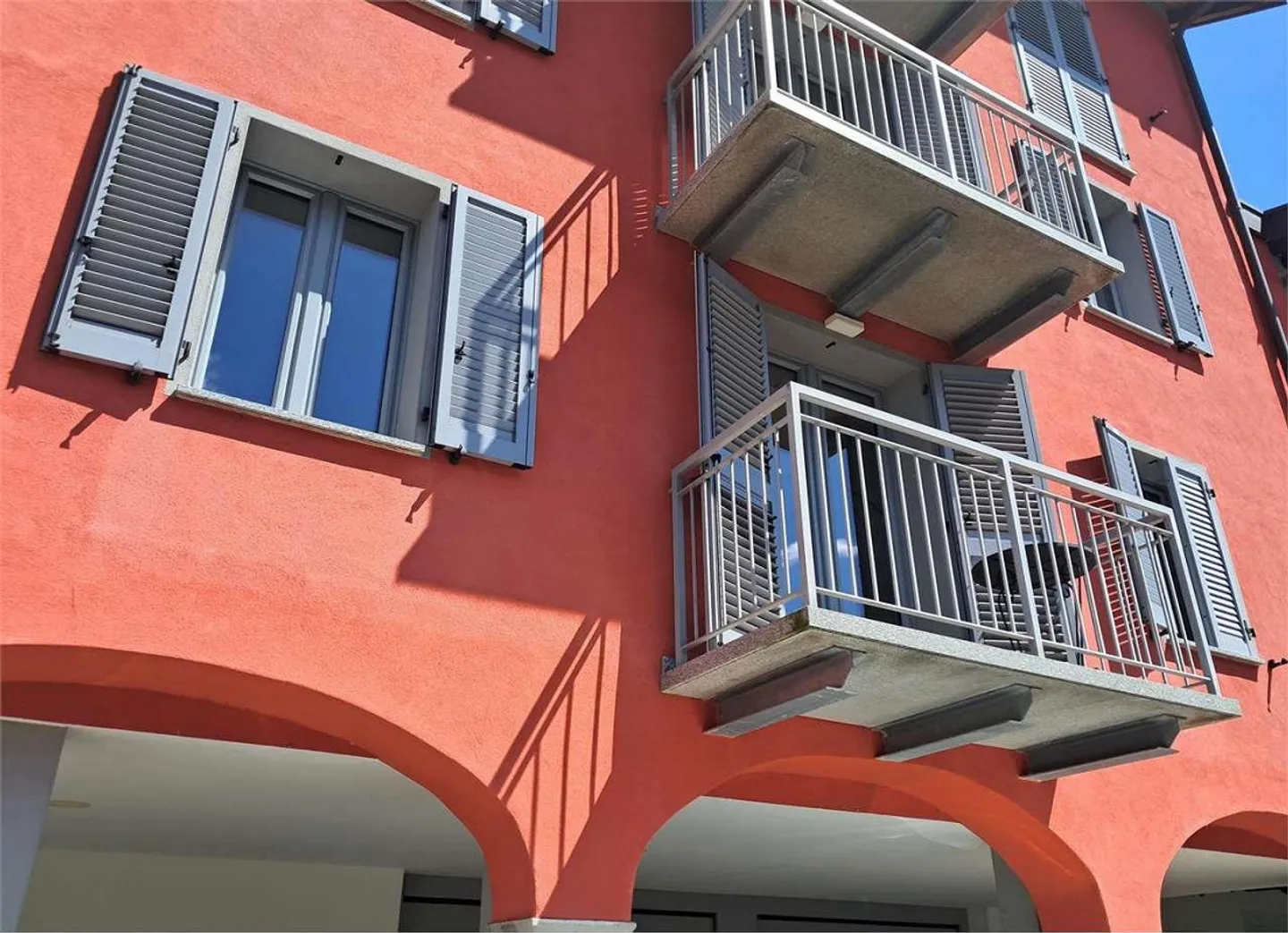 Mendrisio-Capolago : duplex moderne de 2,5 pièces au centre du village - Photo 1 sur 9