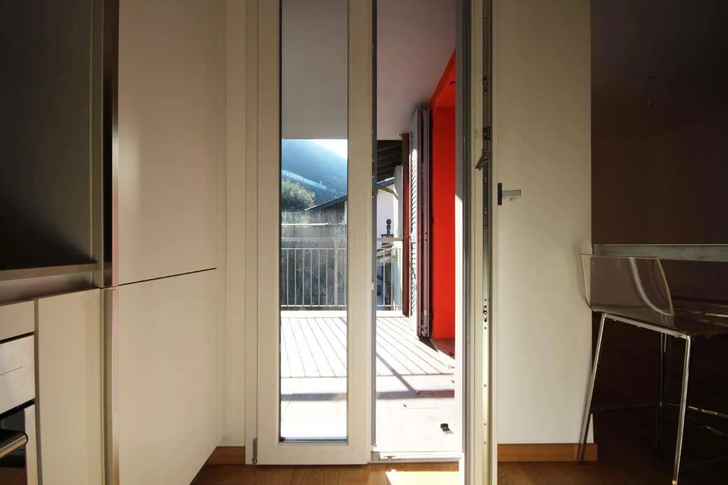 Mendrisio-Capolago : duplex moderne de 2,5 pièces au centre du village - Photo 2 sur 9