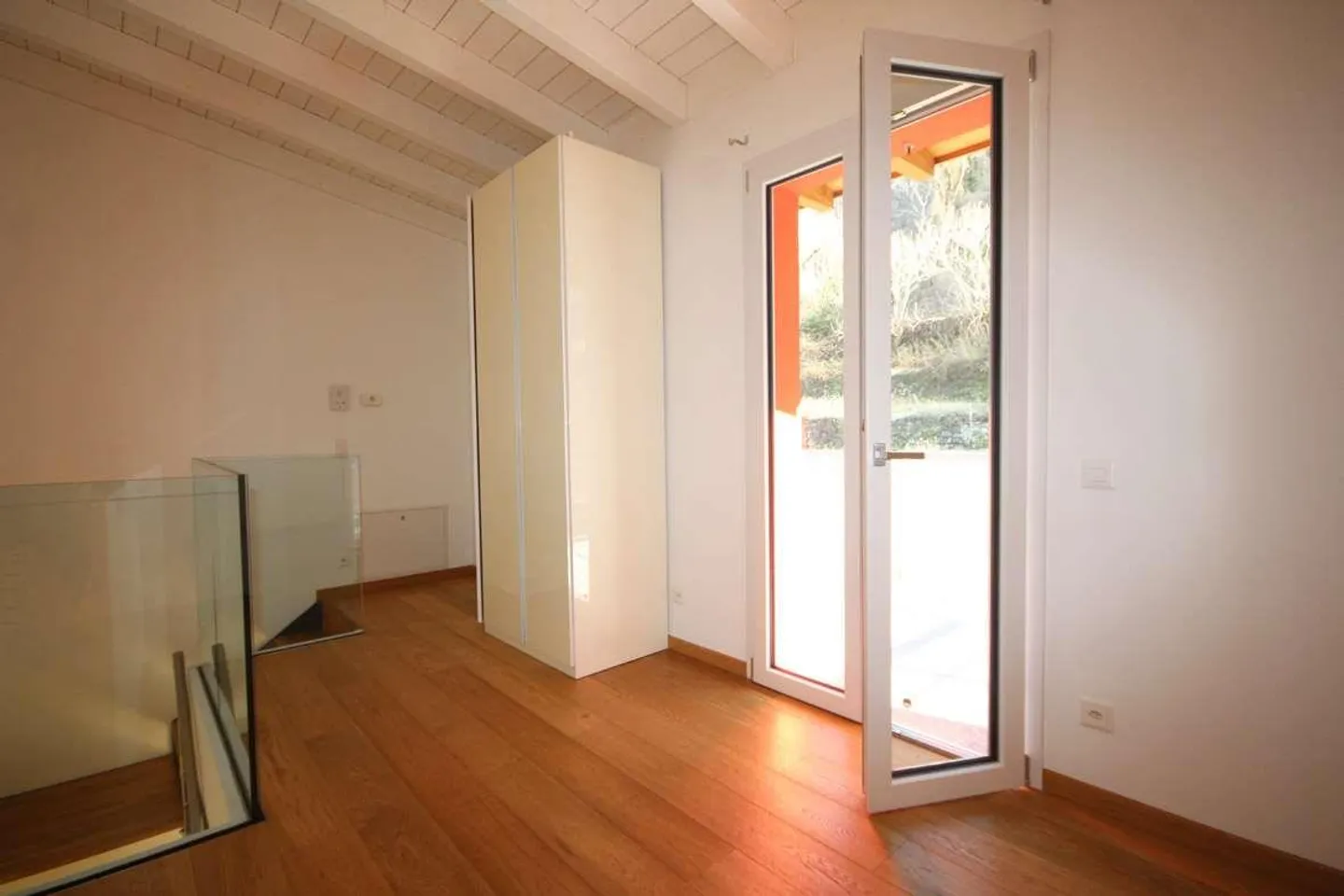 Mendrisio-Capolago : duplex moderne de 2,5 pièces au centre du village - Photo 4 sur 9