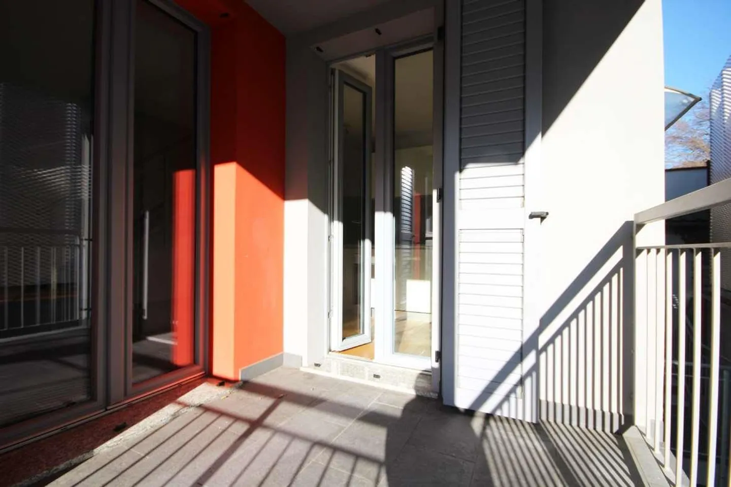 Mendrisio-Capolago : duplex moderne de 2,5 pièces au centre du village - Photo 7 sur 9